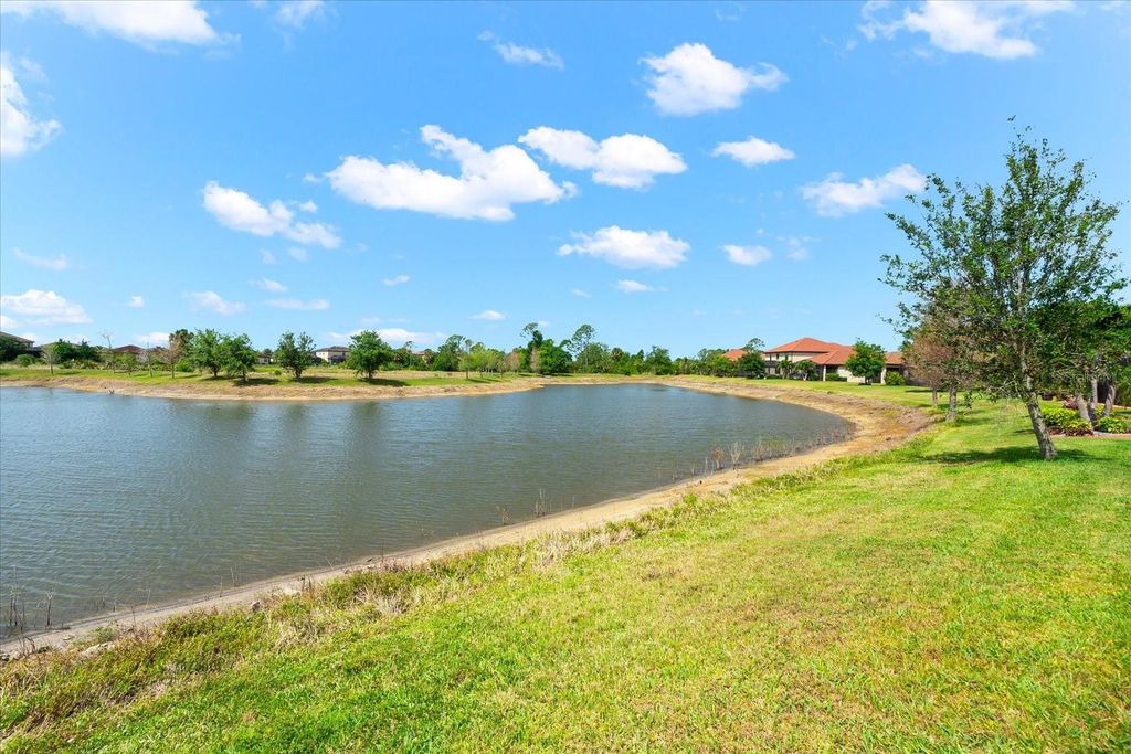 Image 31 of property listing at 12501 CINQUETERRE DRIVE, Venice, FL 34293