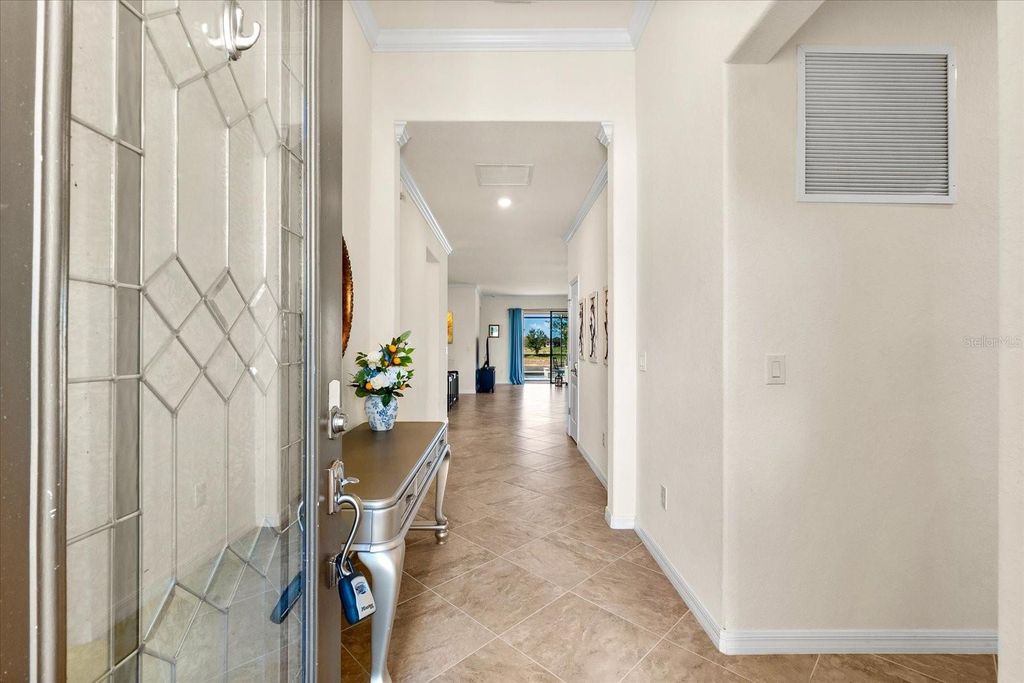 Image 7 of property listing at 12501 CINQUETERRE DRIVE, Venice, FL 34293