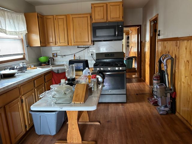 9147 S Dante Avenue, Chicago, IL 60619