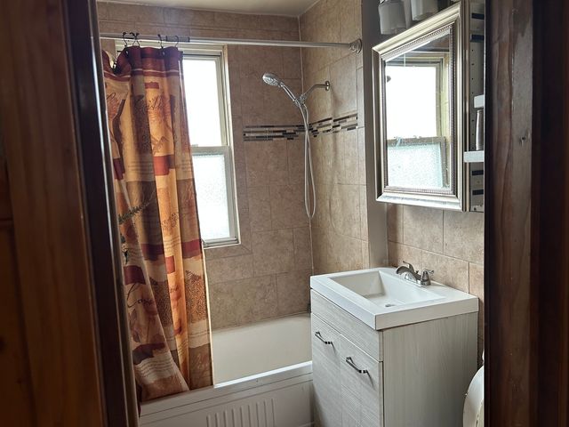 9147 S Dante Avenue, Chicago, IL 60619
