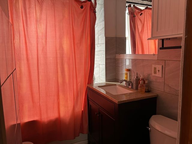 9147 S Dante Avenue, Chicago, IL 60619