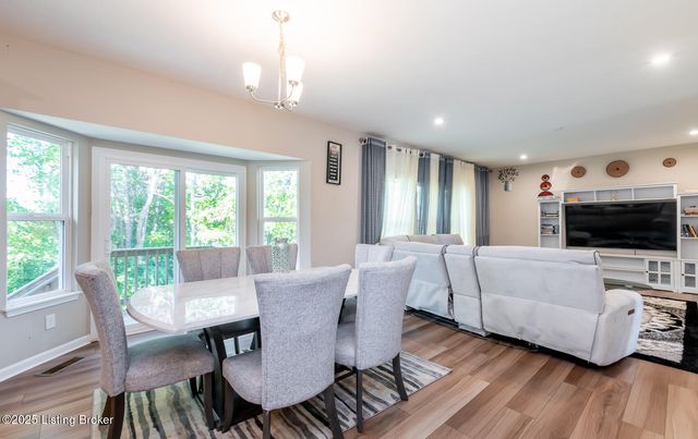 569 Williamsburg Dr, Mt Washington, KY 40047