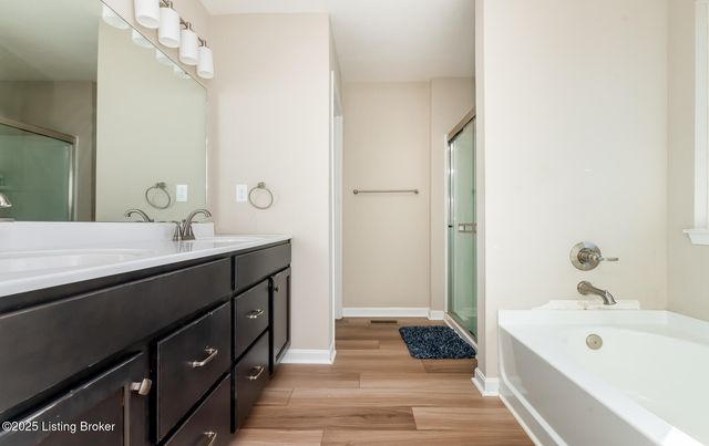 569 Williamsburg Dr, Mt Washington, KY 40047