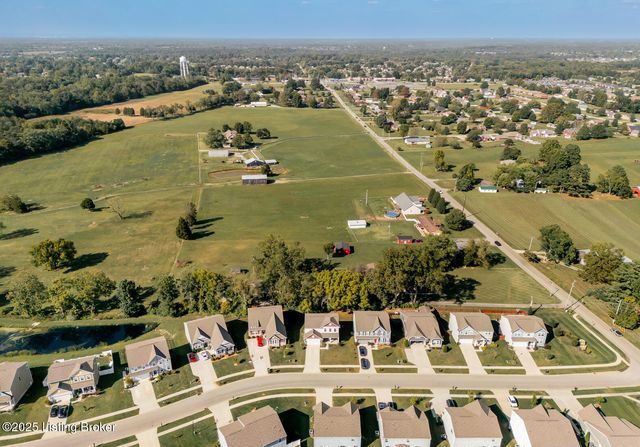 569 Williamsburg Dr, Mt Washington, KY 40047