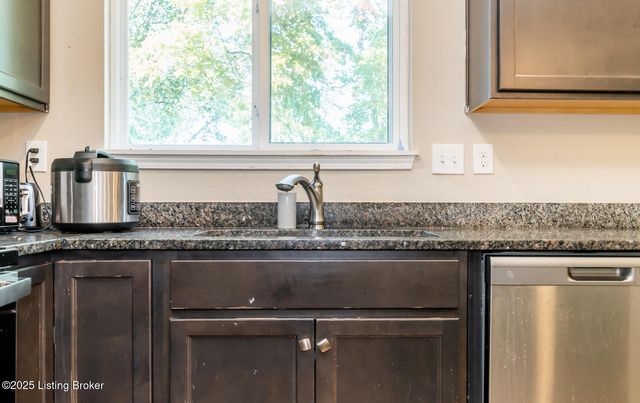 569 Williamsburg Dr, Mt Washington, KY 40047