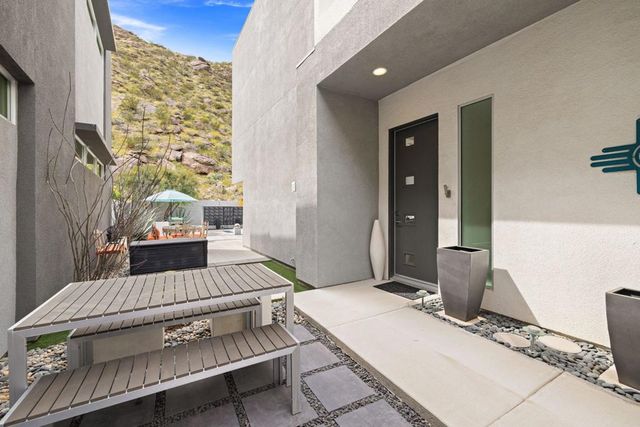 1201 Surrey Lane, Palm Springs, CA 92264