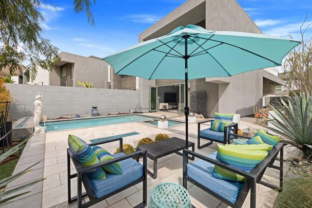 1201 Surrey Lane, Palm Springs, CA 92264