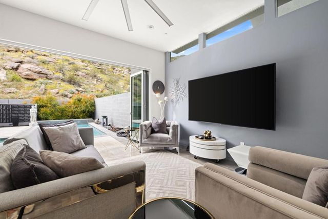 1201 Surrey Lane, Palm Springs, CA 92264