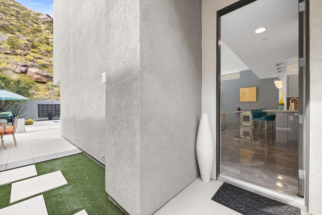 1201 Surrey Lane, Palm Springs, CA 92264