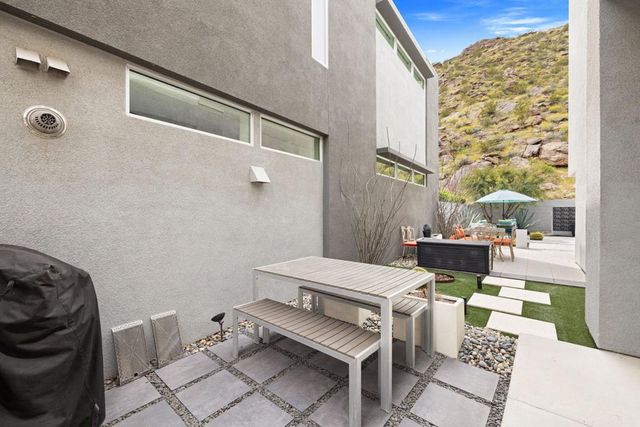 1201 Surrey Lane, Palm Springs, CA 92264