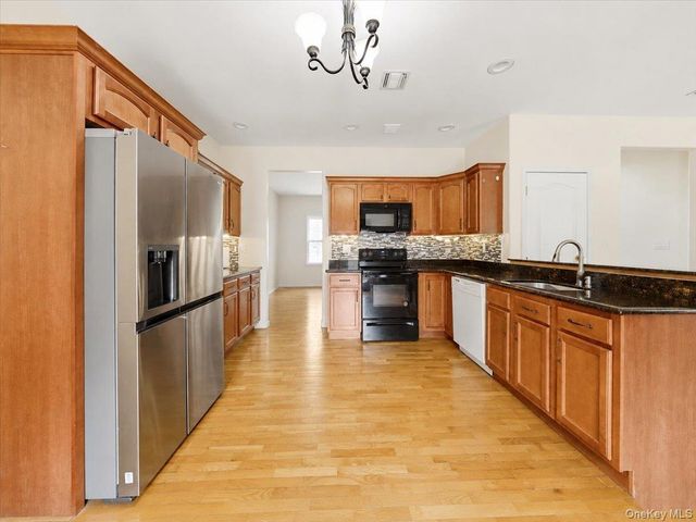 977 Mt Hope Road, Middletown, NY 10940