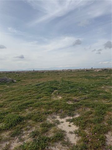 82 E AVENUE J2, Lancaster, CA 93535