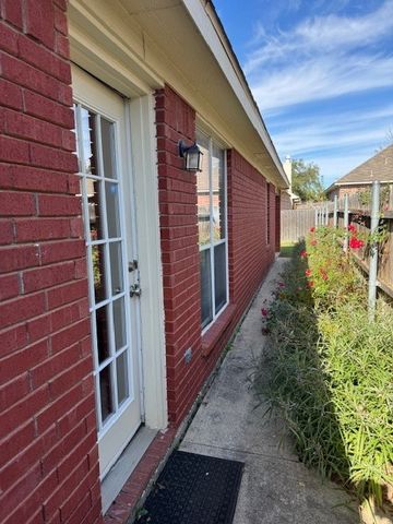 8353 Riversprings Drive, Fort Worth, TX 76053