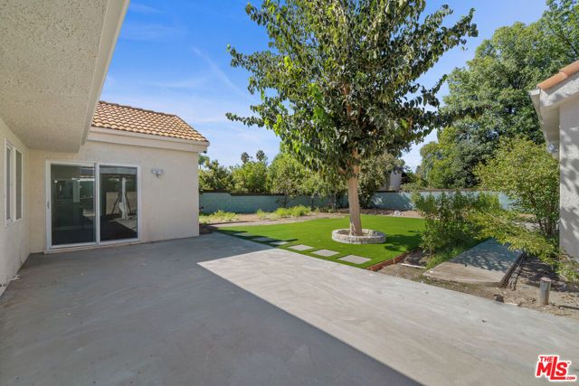 6243 Fallbrook Avenue, Woodland Hills (los Angeles), CA 91367
