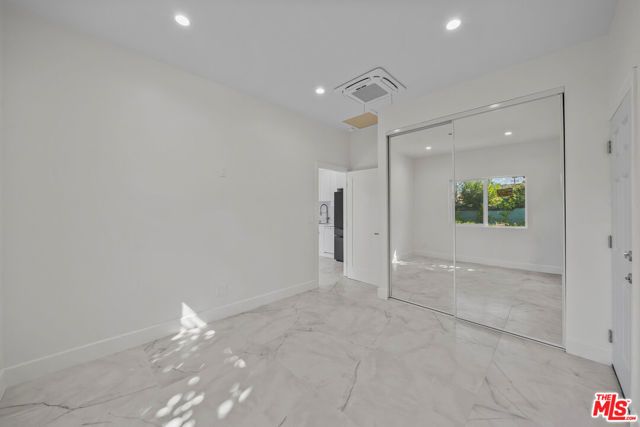 6243 Fallbrook Avenue, Woodland Hills (los Angeles), CA 91367