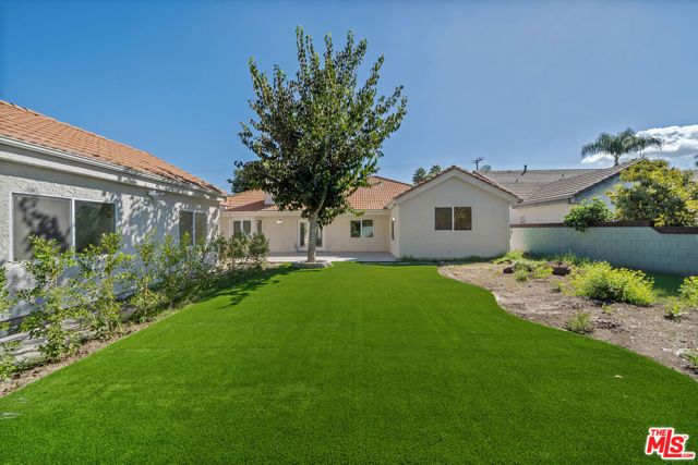 6243 Fallbrook Avenue, Woodland Hills (los Angeles), CA 91367