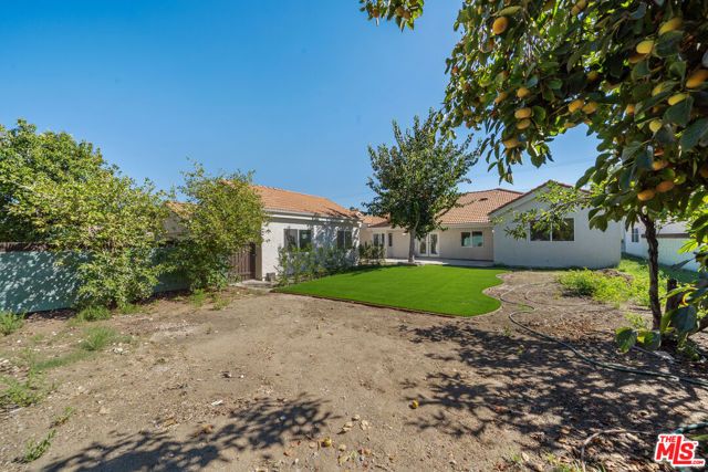 6243 Fallbrook Avenue, Woodland Hills (los Angeles), CA 91367