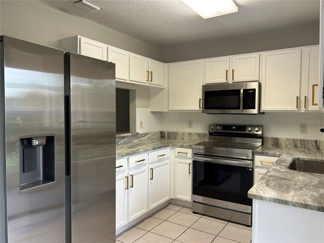 1727 FLUORSHIRE DRIVE, Brandon, FL 33511