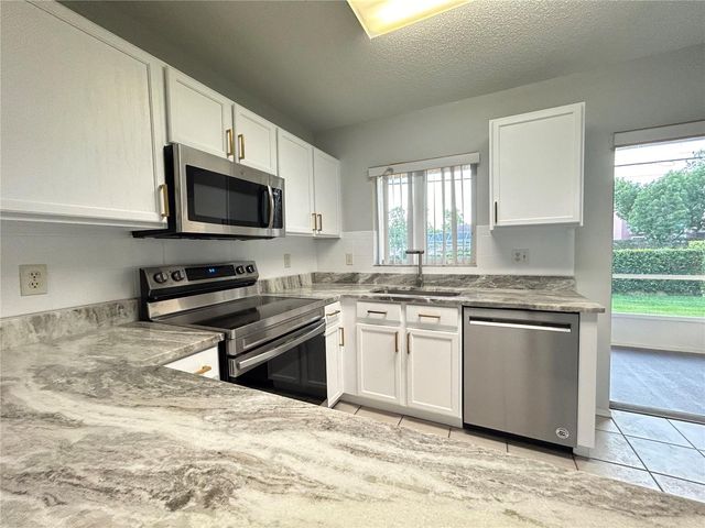 1727 FLUORSHIRE DRIVE, Brandon, FL 33511