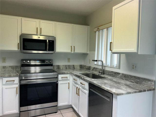 1727 FLUORSHIRE DRIVE, Brandon, FL 33511