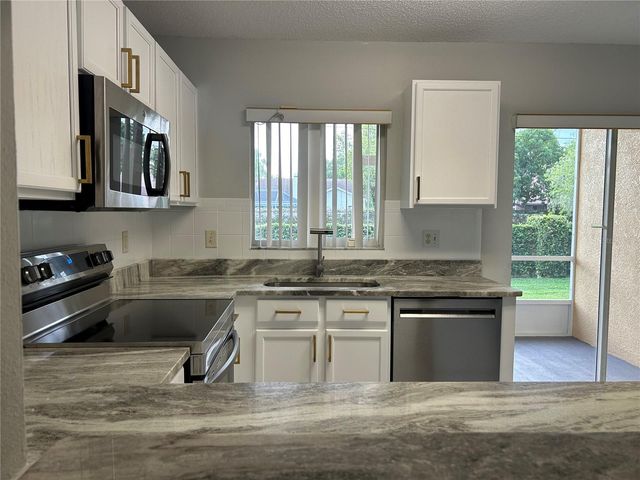 1727 FLUORSHIRE DRIVE, Brandon, FL 33511