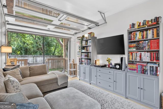 523 Griffin Street NW, Atlanta, GA 30318