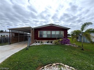 106 Gaslight AVE, North Fort Myers, FL 33917