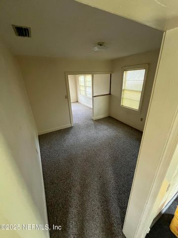 6986 SALLIE Avenue, Jacksonville, FL 32210