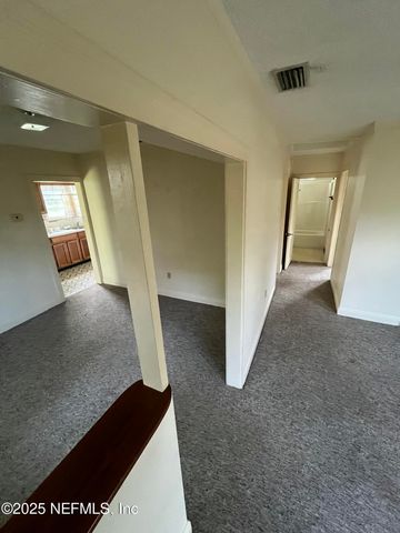 6986 SALLIE Avenue, Jacksonville, FL 32210