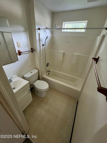 6986 SALLIE Avenue, Jacksonville, FL 32210