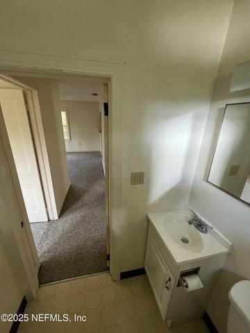 6986 SALLIE Avenue, Jacksonville, FL 32210