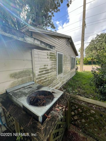 6986 SALLIE Avenue, Jacksonville, FL 32210