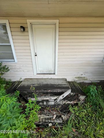 6986 SALLIE Avenue, Jacksonville, FL 32210