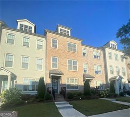 16 Lochurst Lane, Roswell, GA 30076