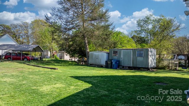 71 14th Street SE, Hickory, NC 28602