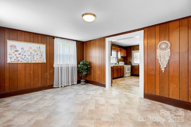 71 14th Street SE, Hickory, NC 28602