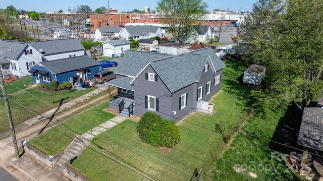 71 14th Street SE, Hickory, NC 28602