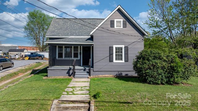 71 14th Street SE, Hickory, NC 28602