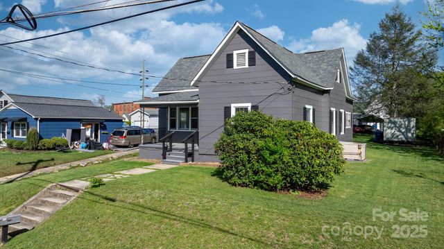 71 14th Street SE, Hickory, NC 28602