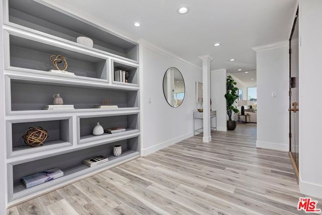 450 S Maple Drive 404, Beverly Hills, CA 90212