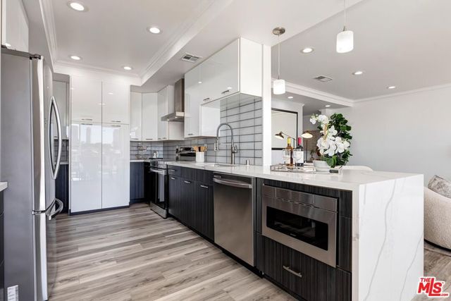 450 S Maple Drive 404, Beverly Hills, CA 90212