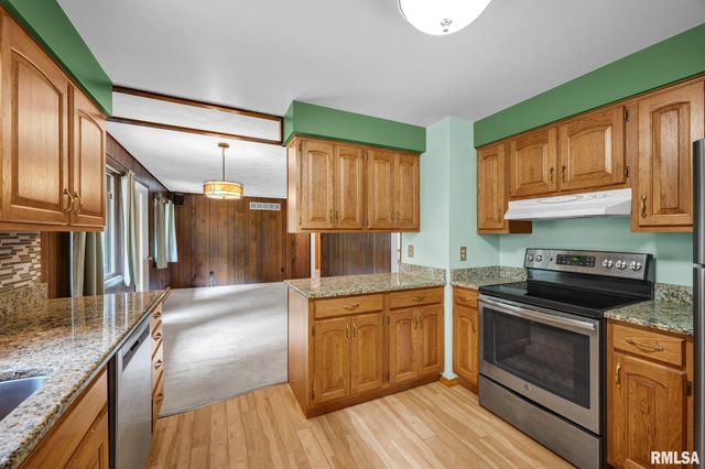 108 JULIAN Avenue, East Peoria, IL 61611
