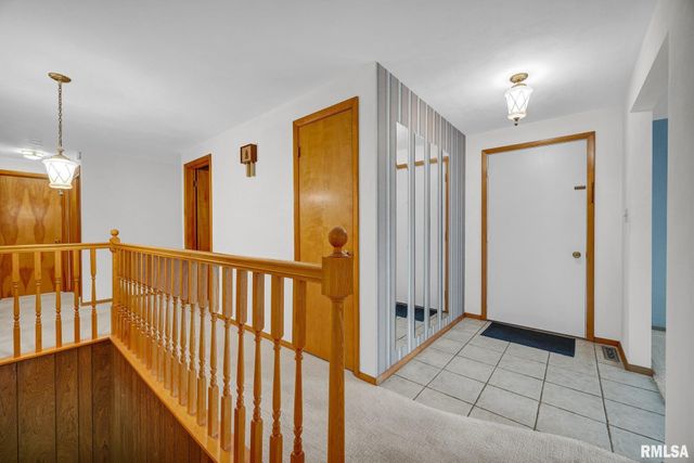 108 JULIAN Avenue, East Peoria, IL 61611