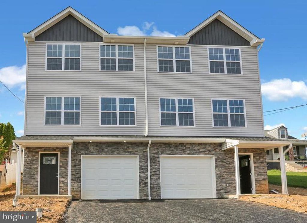 46 ROSALIES WAY, Temple, PA 19560