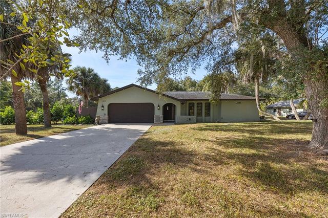 611 Henry AVE, Lehigh Acres, FL 33972