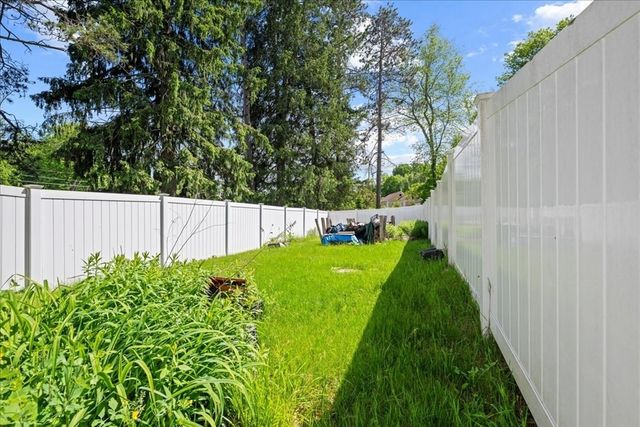 12 Mill Stone Rd, West Brookfield, MA 01585