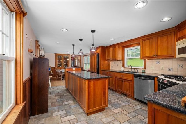 12 Mill Stone Rd, West Brookfield, MA 01585
