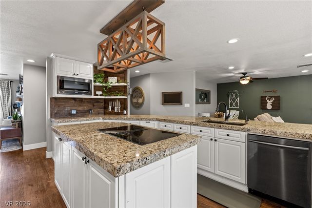 4240 Mills Street, Logandale, NV 89021