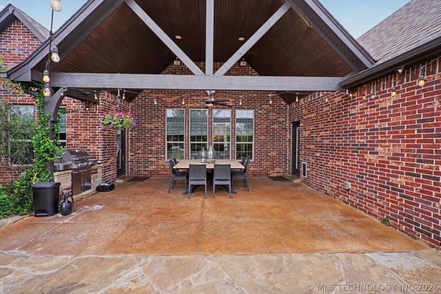 10913 S 77th East Place, Tulsa, OK 74133