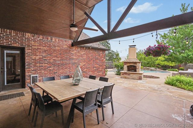 10913 S 77th East Place, Tulsa, OK 74133